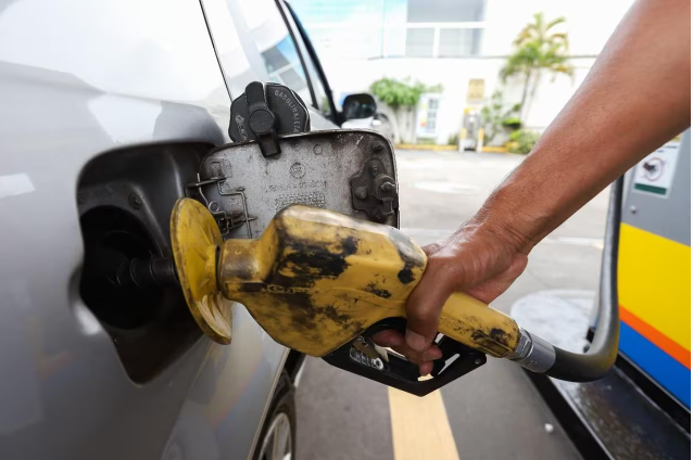 Gasolina deve ficar mais cara a partir de hoje nos postos