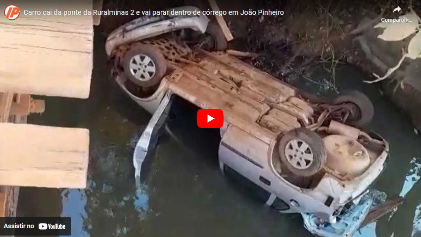 Carro cai da ponte da Ruralminas 2 e vai parar dentro de córrego em João Pinheiro; veja o vídeo