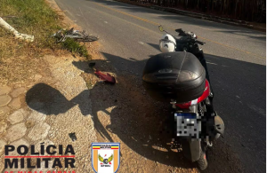 Acidente entre bicicleta e moto deixa sargento da PM e idoso feridos em MG