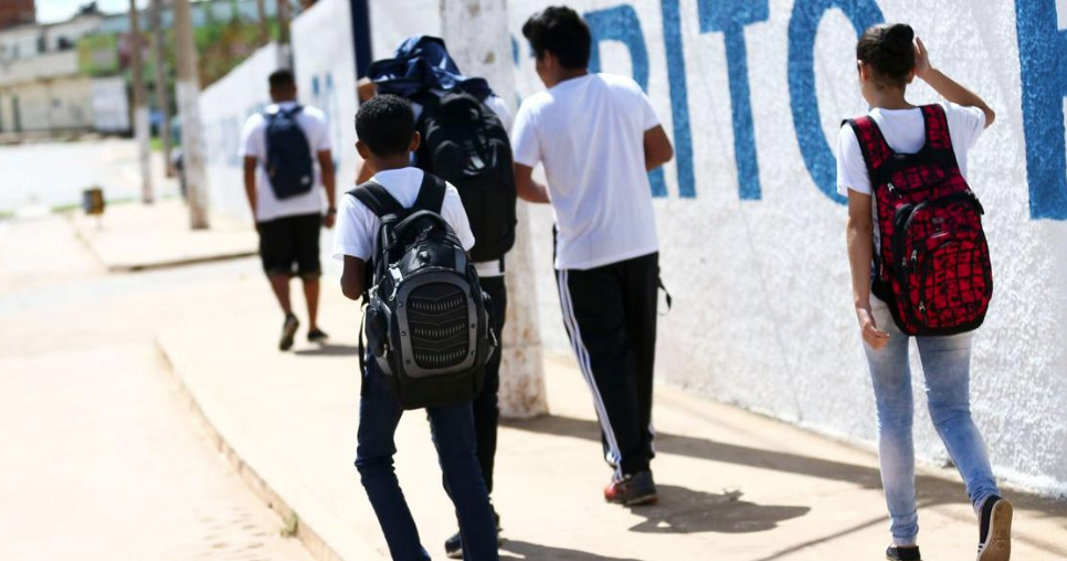 Campanha convoca garotos a cuidar da saúde; vacinação contra HPV está baixa