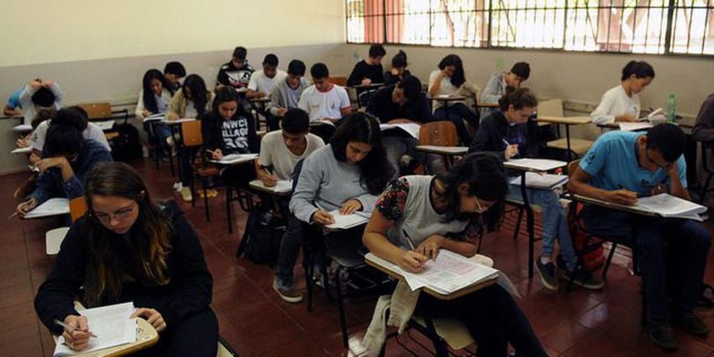 Cadastro de alunos da rede pública em Minas para 2024 está disponível; veja como fazer