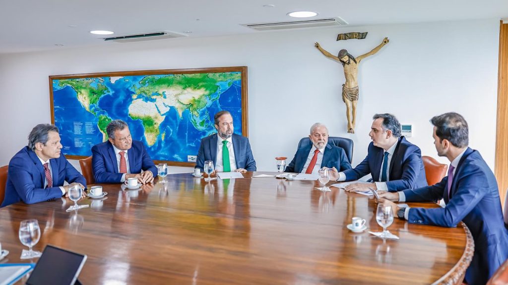 Após entregar proposta a Lula, Pacheco receberá Zema para discutir dívida de MG
