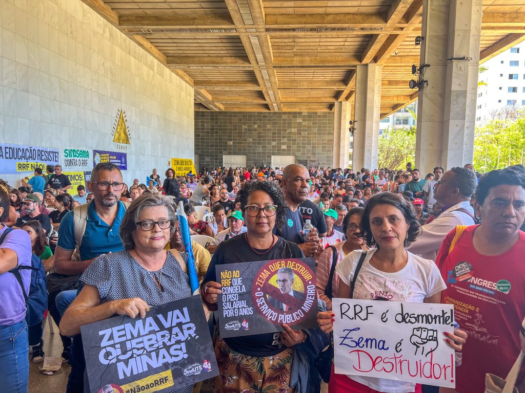 Servidores da educação anunciam greve contra o RRF de Zema