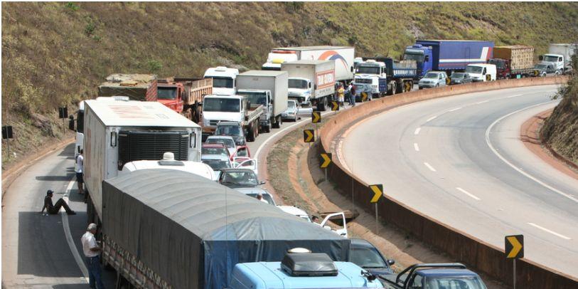 Vai pegar estrada no fim de semana? Confira pontos de interdições nas rodovias mineiras