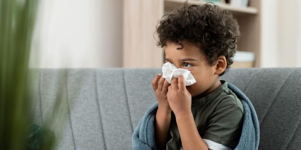 Atendimento a crianças com doenças respiratórias cresce 4 vezes no outono
