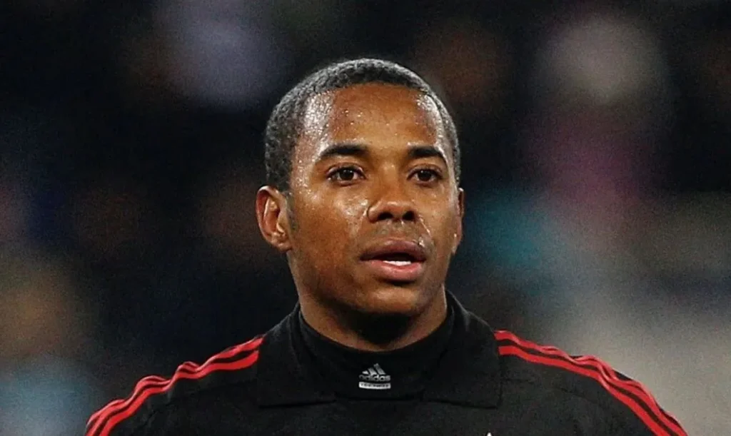 Condenado na Itália por estupro, ex-jogador Robinho é preso