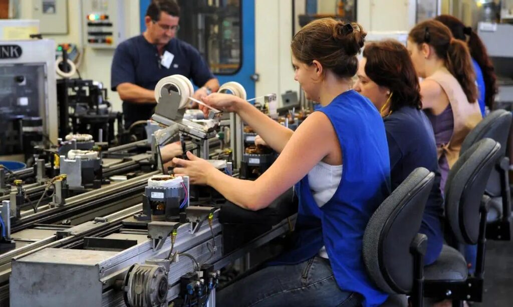 3ª maior economia do país, MG ocupa 11ª entre estados com maiores rendimentos mensais da população