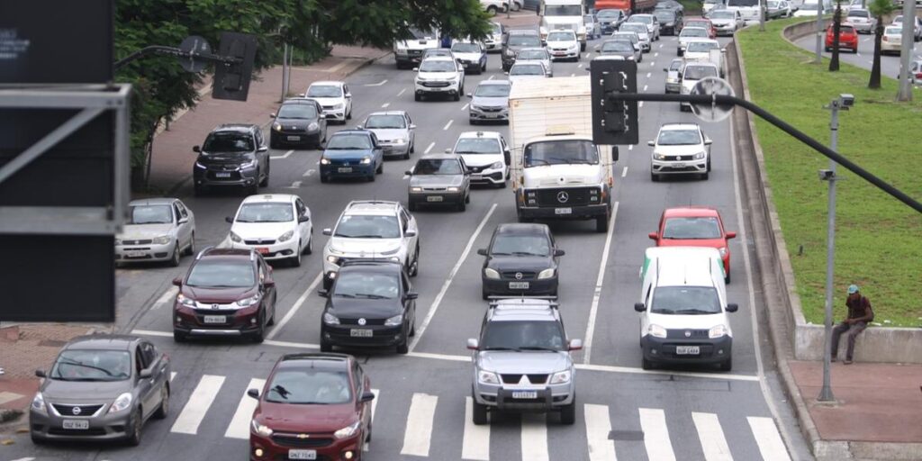 Não pagou o IPVA 2025? Proprietários de veículos em Minas podem parcelar dívida em até 12 vezes