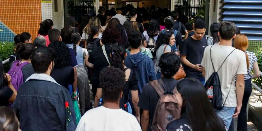 Cota de 30% em concursos públicos para negros, indígenas e quilombolas é aprovada no Senado