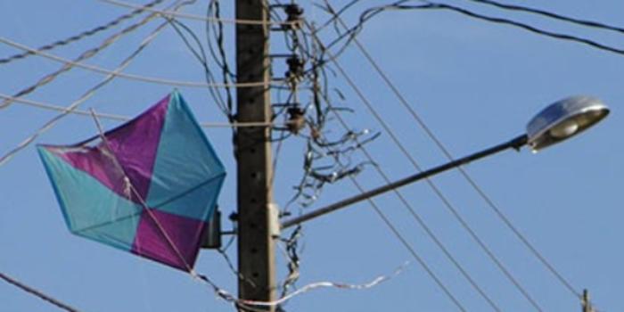 Pipas deixam quase 400 mil consumidores sem luz em Minas; risco aumenta nesta época do ano