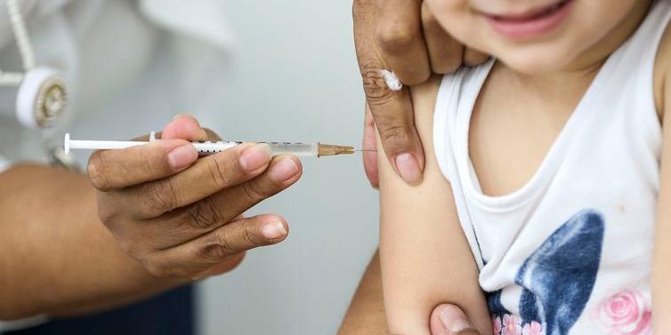 Sobe para 5 o número de casos suspeitos de sarampo em crianças sem registro vacinal em Minas