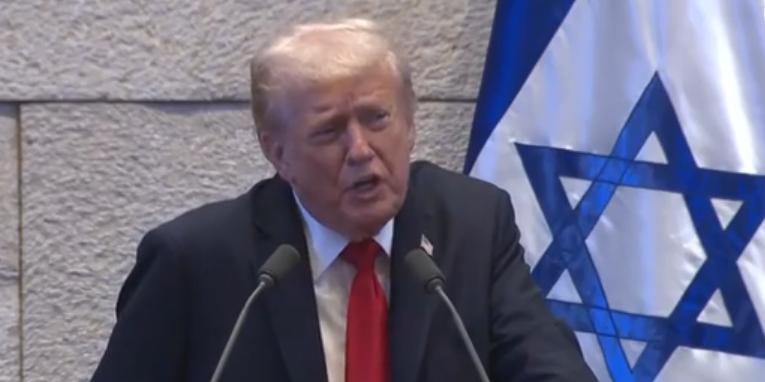 ‘Fim da era do terror’, diz Trump no parlamento de Israel após libertação de reféns