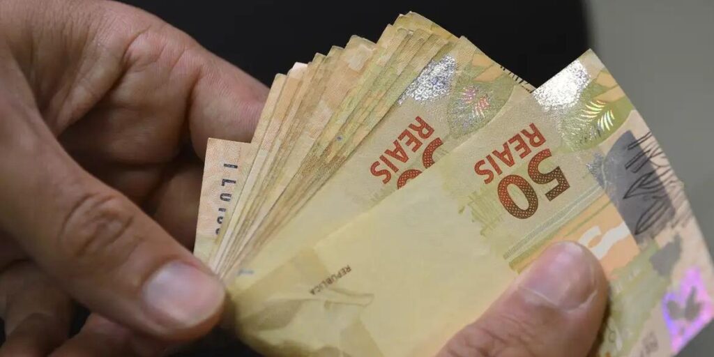 IR zero para quem ganha até R$ 5 mil vale a partir deste mês