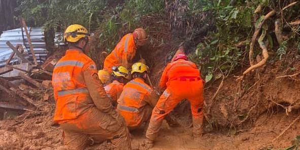 Homem morre soterrado após deslizamento atingir casa em Minas