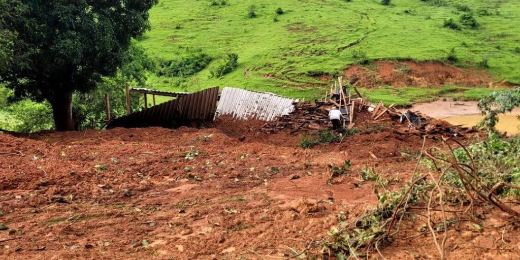 Deslizamento de terra mata quatro pessoas da mesma família em Minas