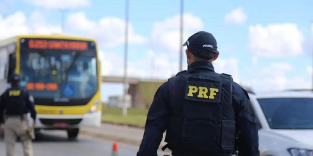 Motorista é preso com índice de álcool quase 40 vezes acima do limite na BR-050, em Minas