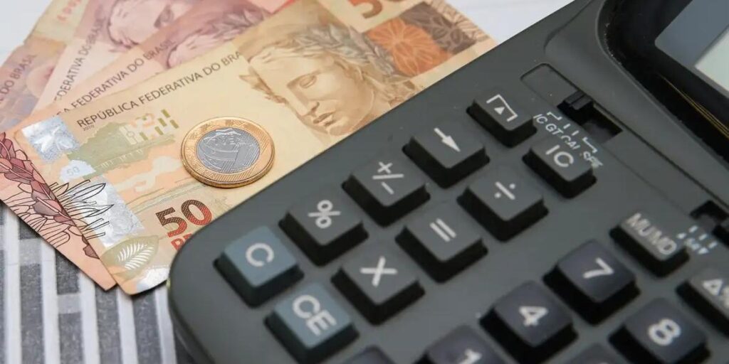 Banco Central reduz juros pela 1ª vez em quase dois anos, de 15% para 14,75% ao ano