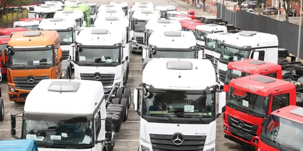 Caminhoneiros descartam paralisação nacional, mas ficarão de olho nas novas regras do frete