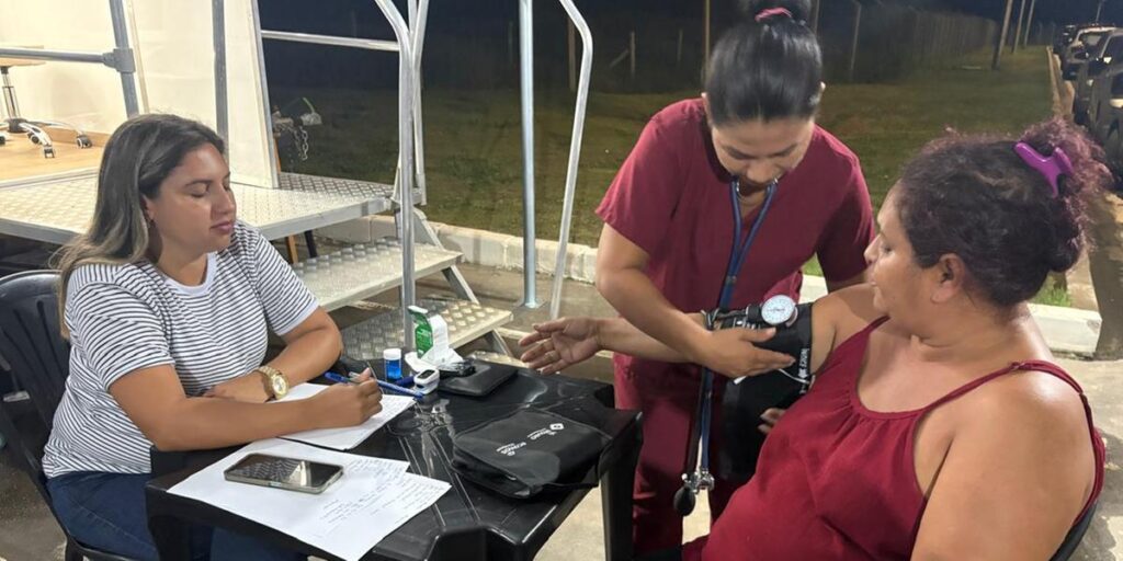 Caminhoneiros e familiares terão acesso a consultas, exames e vacinação na BR-116