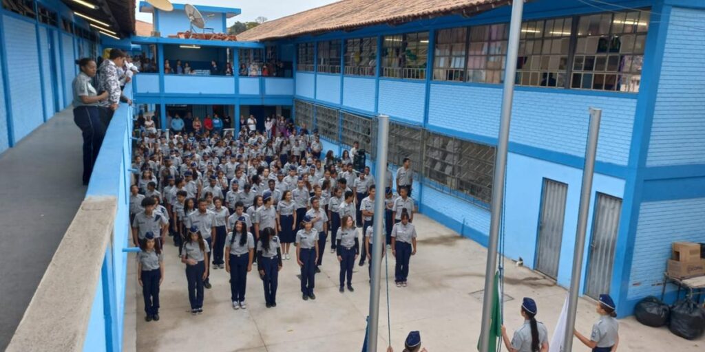 Governo de Minas insiste em escolas cívico-militares, agora com projeto de lei na Assembleia