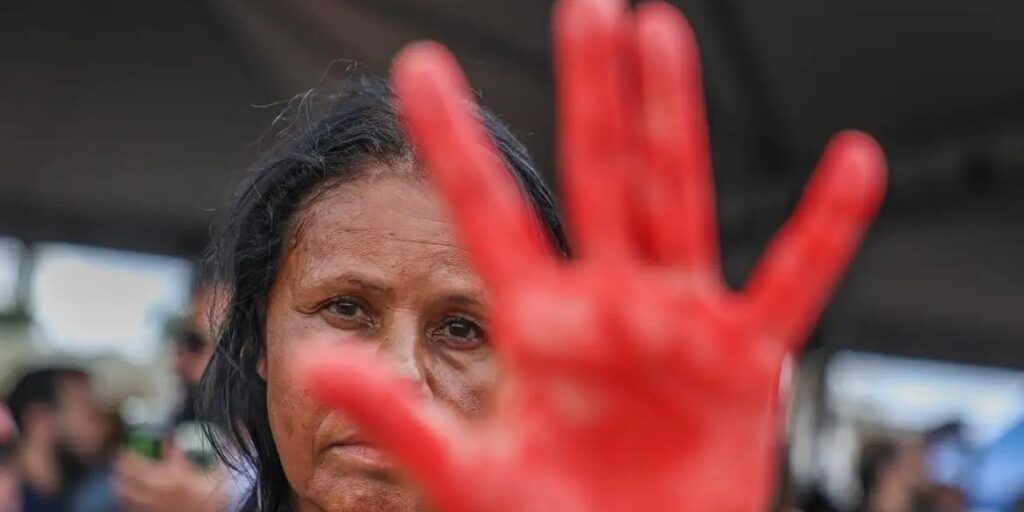 Filhos de vítimas de feminicídio terão direito a pensão INSS