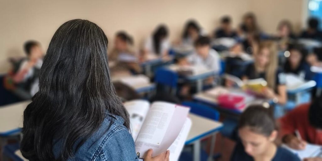 Histórico escolar passa a ser enviado por e-mail com assinatura digital em Minas