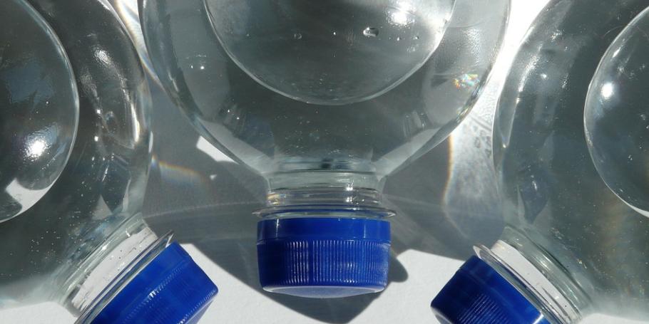 Anvisa determina recolhimento de lote de água mineral Crystal após identificação de bactéria