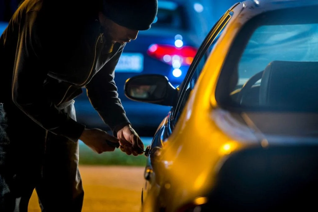 Bandidos ‘depenam’ um carro a cada duas horas em Minas