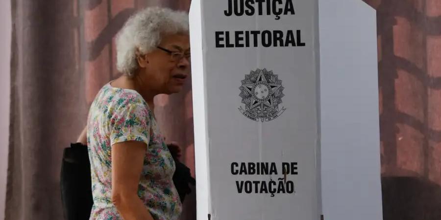 Maioria nas urnas em Minas, mulheres analisam política de forma mais ampla, diz cientista político