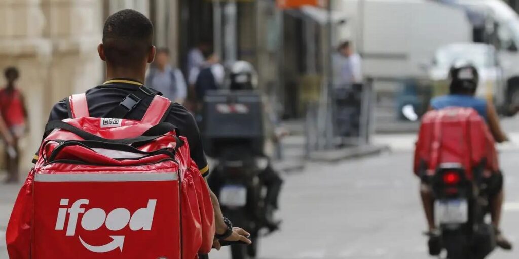 Caixa e iFood facilitam financiamento de motos e bicicletas elétricas para entregadores