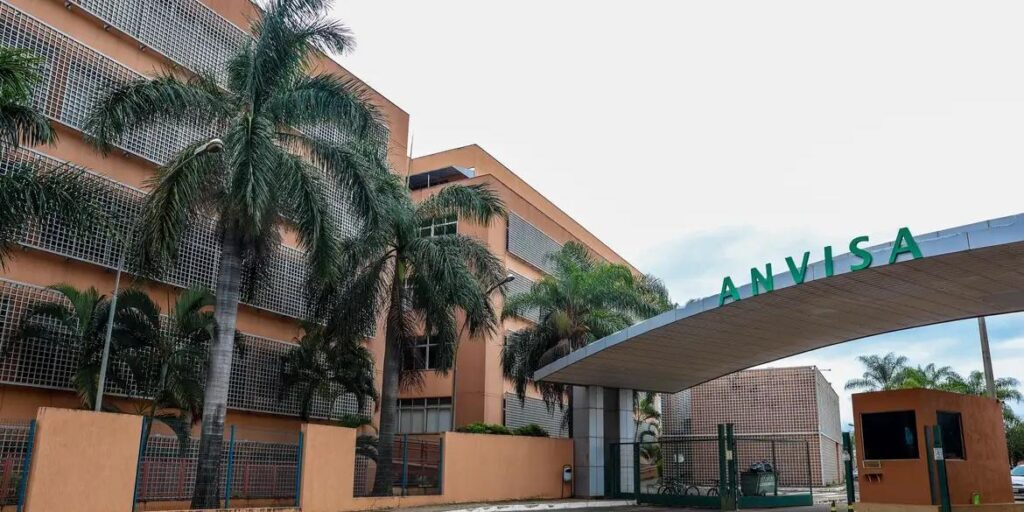 Anvisa alerta para venda irregular de tirzepatida em pó na internet