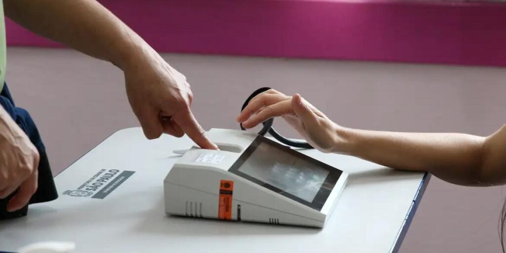 Eleitor sem biometria pode votar no segundo turno das eleições