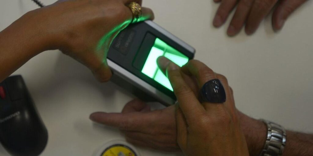 INSS alerta para golpes que usam informação falsa sobre biometria
